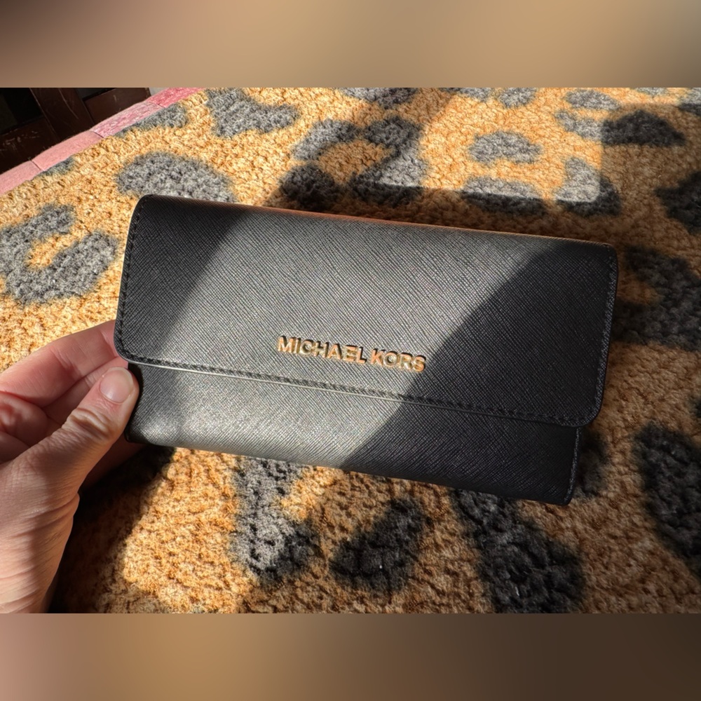 Michael Kors Jet Set Travel Tri Fold Wallet
